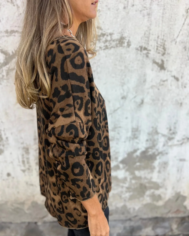 HANNAH – CHIC LEOPARD PRINT TOP