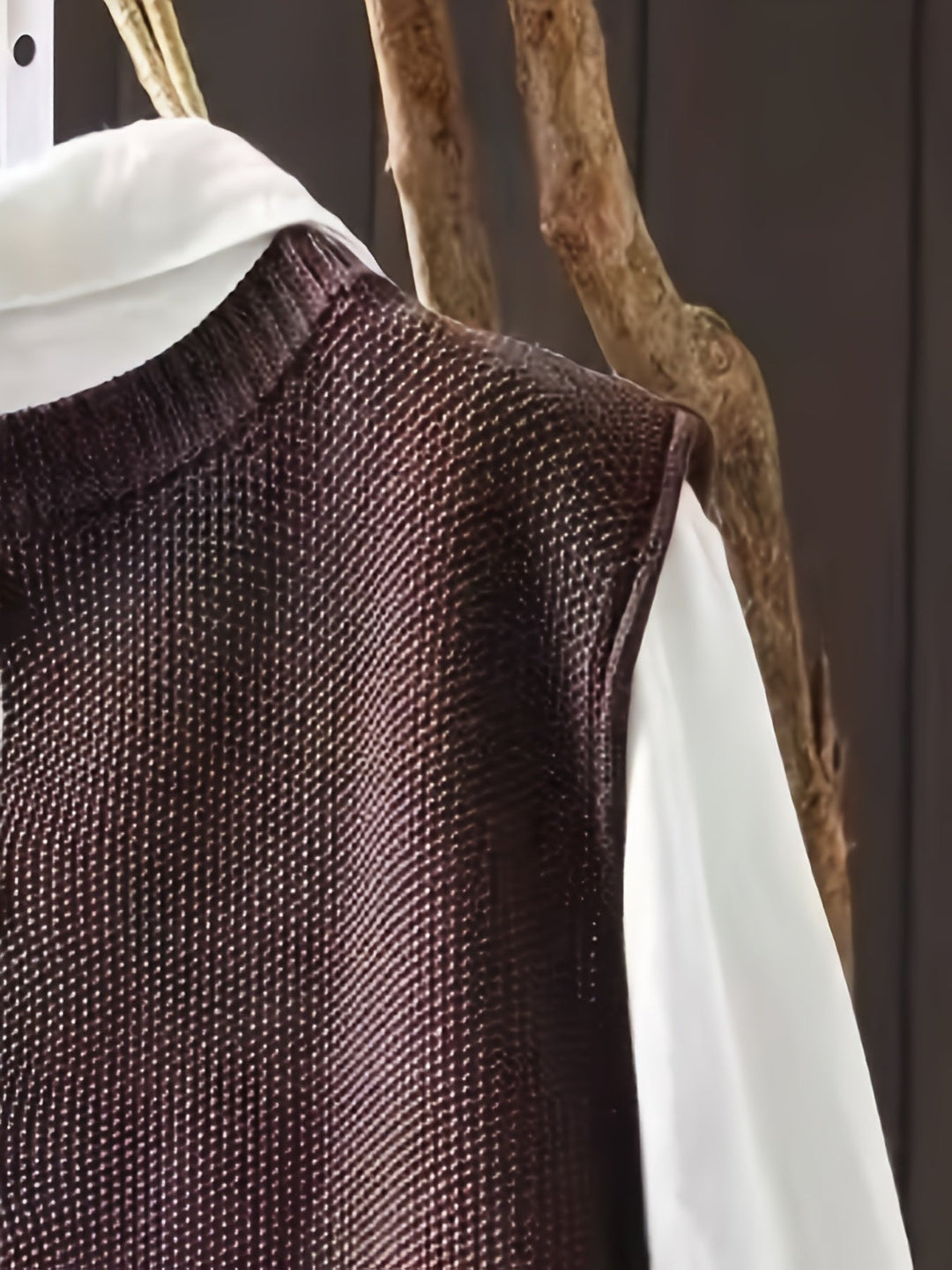 JANE – BACK BUTTON KNIT VEST