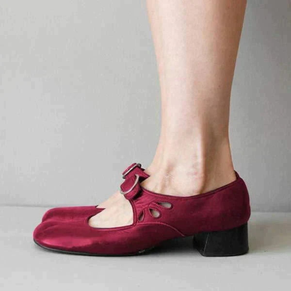 Chic orthopedic leather sandals