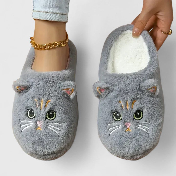 LUCY – COZY CAT FACE SLIPPERS