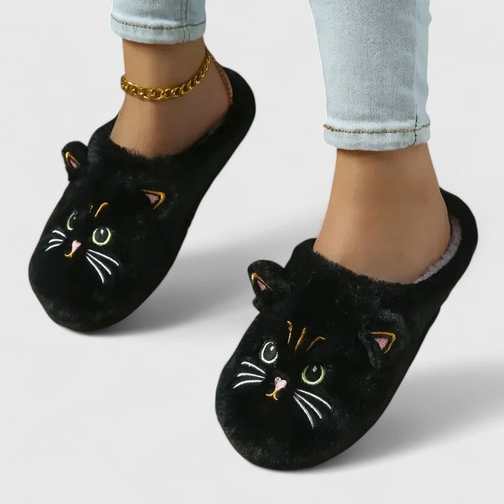LUCY – COZY CAT FACE SLIPPERS